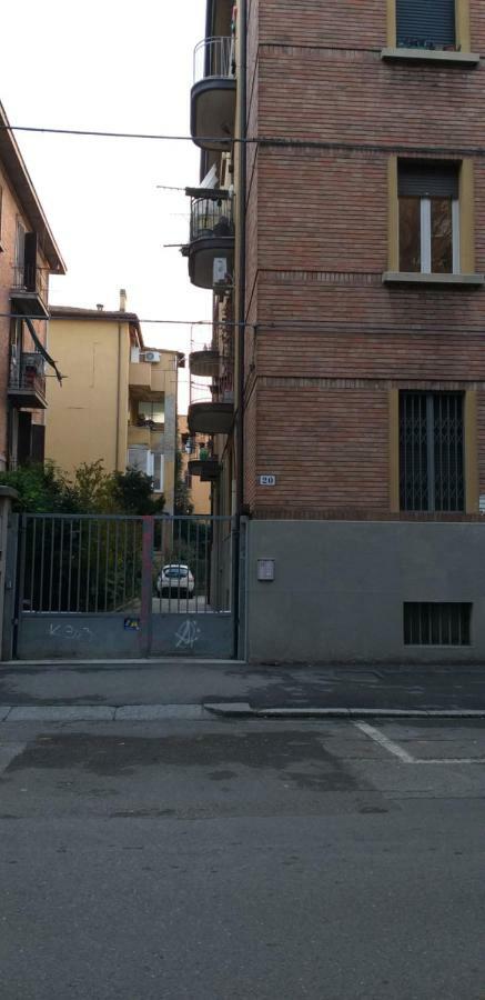 Апартаменты House Procaccini, 20 Болонья Экстерьер фото
